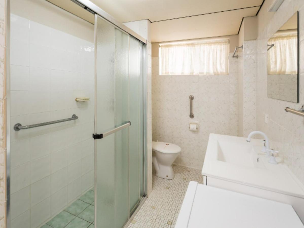 Апартаменти Goodwin Towers - Hosted By Burleigh Letting Голд-Кост Екстер'єр фото
